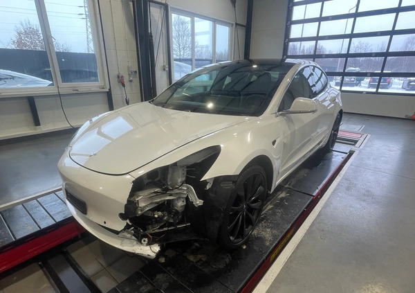 Tesla Model 3 cena 99900 przebieg: 125170, rok produkcji 2019 z Kościan małe 232